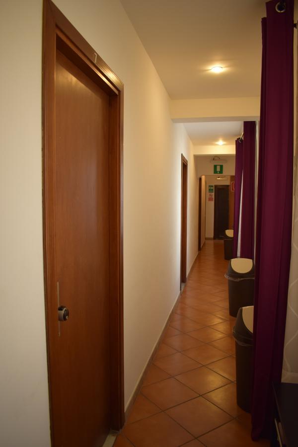 Sandy Hotel Rome Bagian luar foto