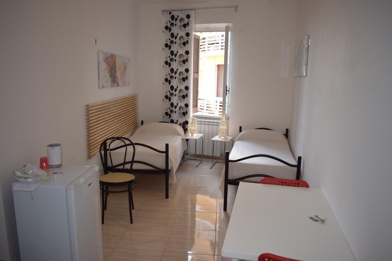 Sandy Hotel Rome Bagian luar foto